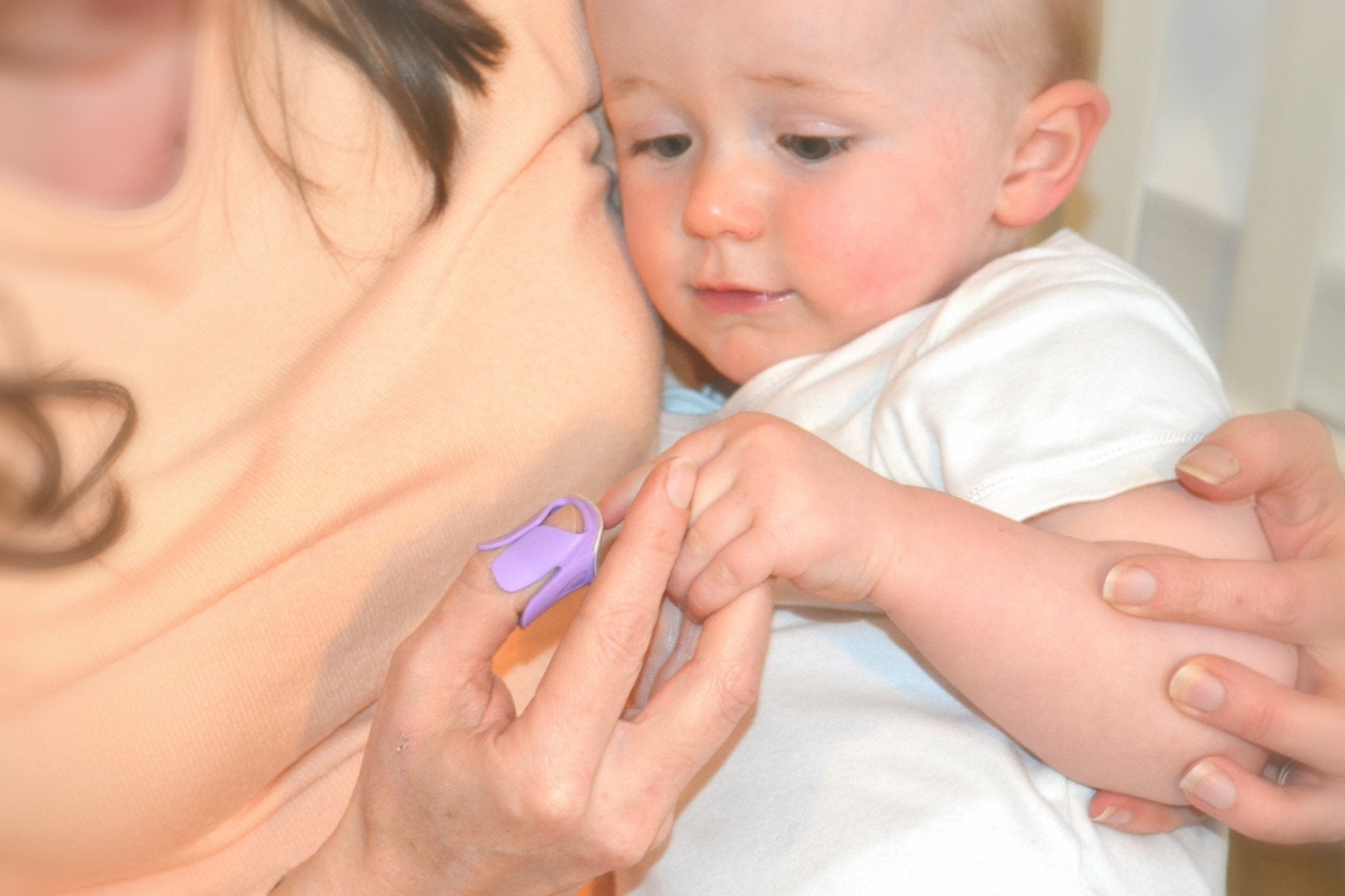 Baby Nails™ - La lima de uñas para bebé portátil I Paquete mixto con tijeras